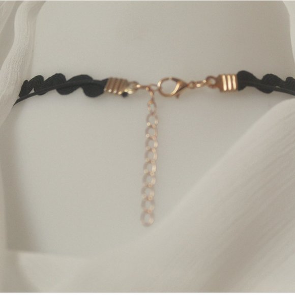 Black Layered Choker-Necklace - Picture 3 of 3